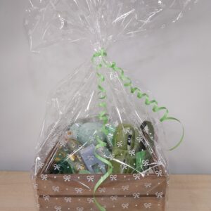 Cesta decorativa con detalle para cuidado facial